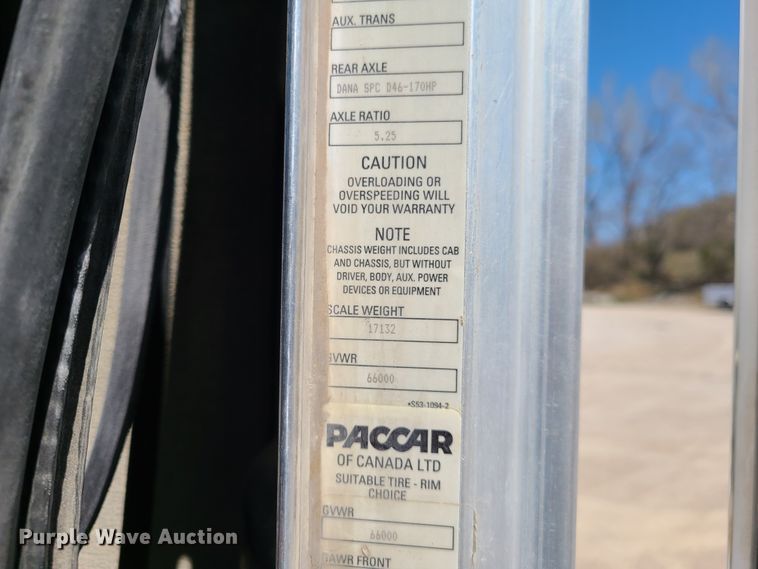 image for item DG7711 2006 Peterbilt 335 ready mix truck