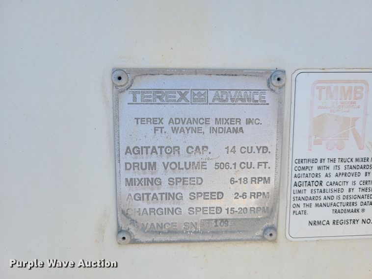 image for item DG7711 2006 Peterbilt 335 ready mix truck