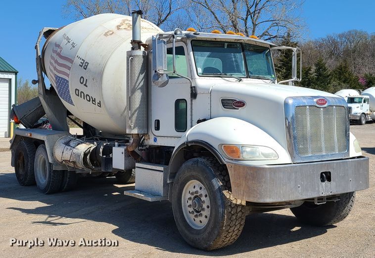 image for item DG7712 2006 Peterbilt 335 ready mix truck