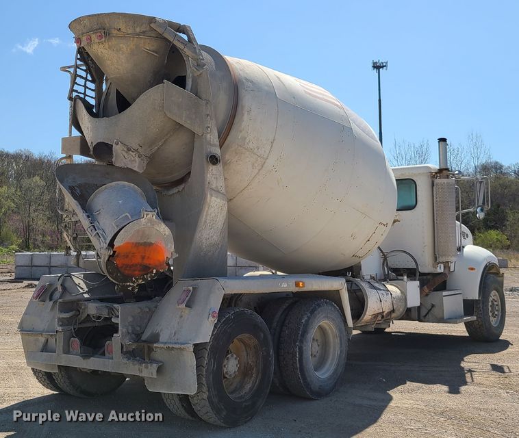 image for item DG7712 2006 Peterbilt 335 ready mix truck