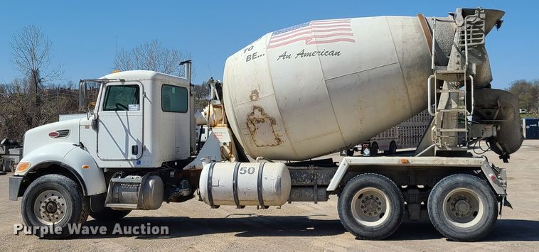 image for item DG7712 2006 Peterbilt 335 ready mix truck