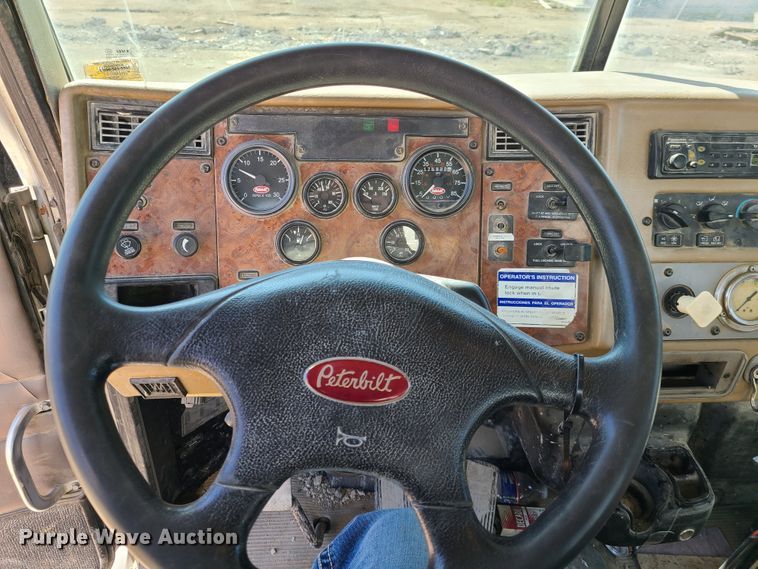 image for item DG7712 2006 Peterbilt 335 ready mix truck