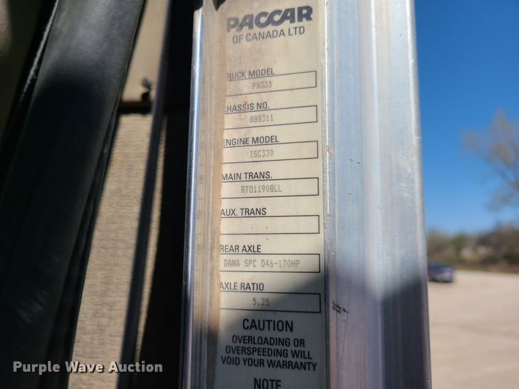 image for item DG7712 2006 Peterbilt 335 ready mix truck