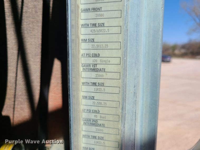 image for item DG7712 2006 Peterbilt 335 ready mix truck