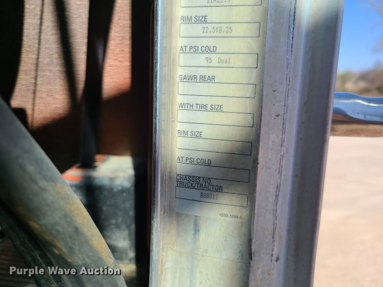 image for item DG7712 2006 Peterbilt 335 ready mix truck