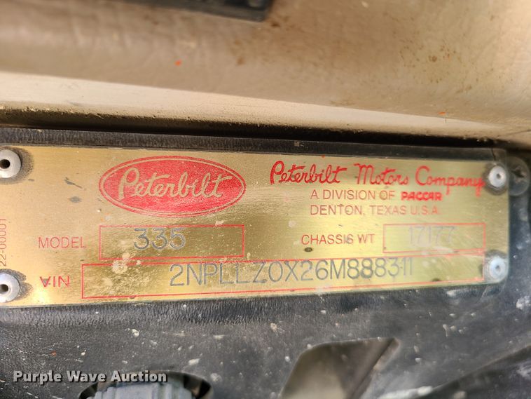 image for item DG7712 2006 Peterbilt 335 ready mix truck