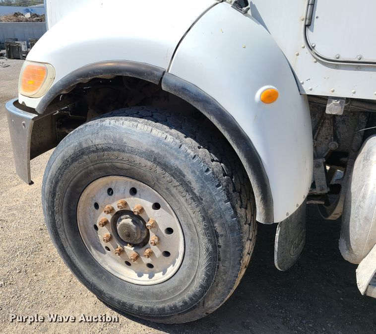 image for item DG7712 2006 Peterbilt 335 ready mix truck