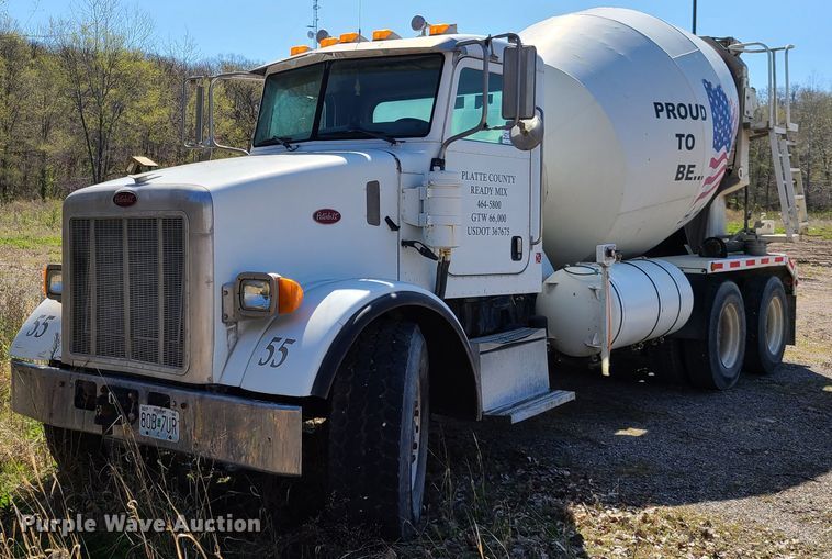 image for item DG7713 2005 Peterbilt 357 ready mix truck