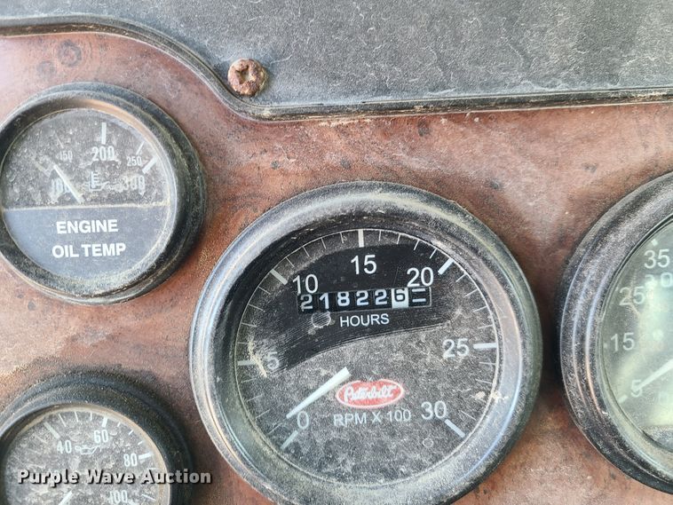 image for item DG7713 2005 Peterbilt 357 ready mix truck