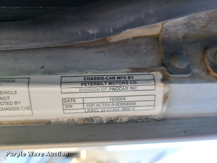 image for item DG7713 2005 Peterbilt 357 ready mix truck