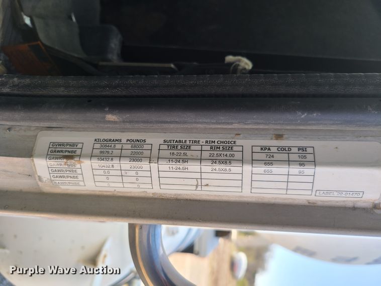 image for item DG7713 2005 Peterbilt 357 ready mix truck