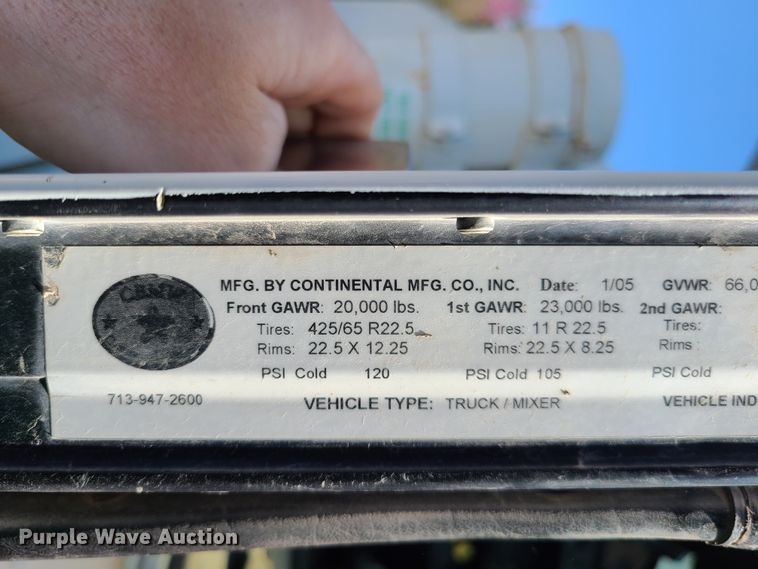 image for item DG7713 2005 Peterbilt 357 ready mix truck