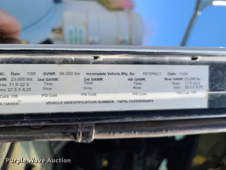 image for item DG7713 2005 Peterbilt 357 ready mix truck