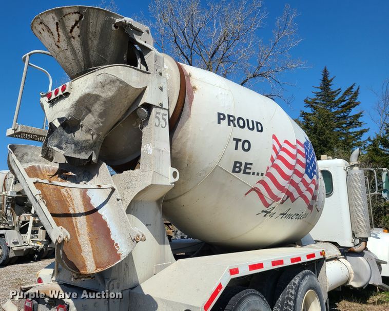 image for item DG7713 2005 Peterbilt 357 ready mix truck