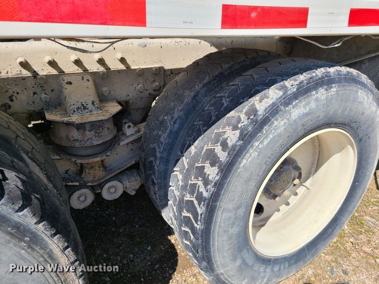 image for item DG7713 2005 Peterbilt 357 ready mix truck