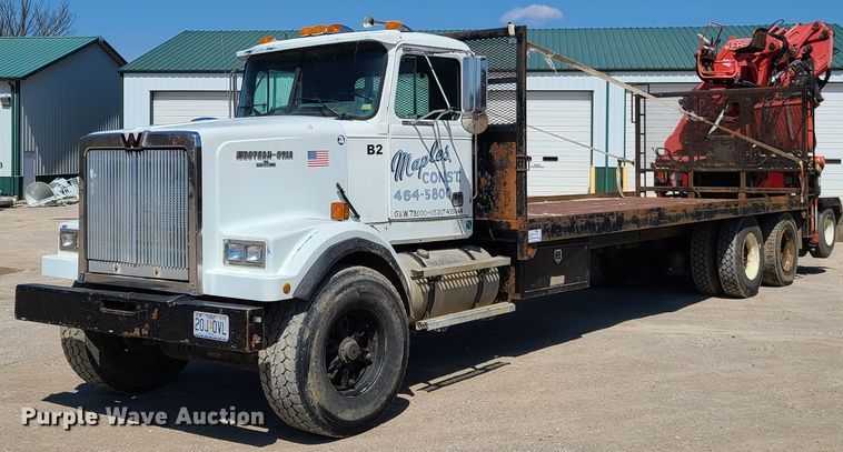 image for item DG7715 1992 Western Star 4864F crane truck