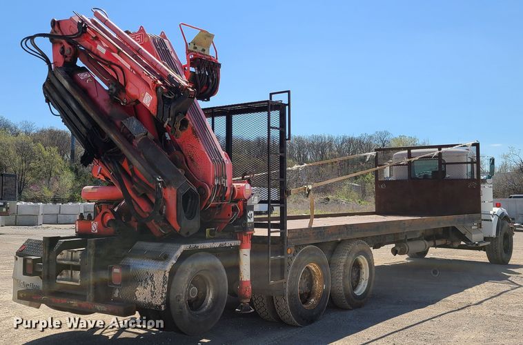 image for item DG7715 1992 Western Star 4864F crane truck