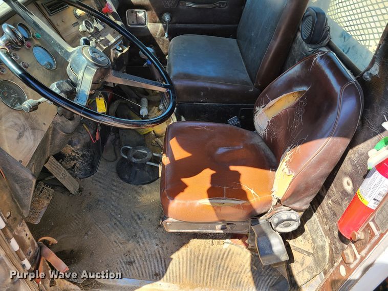 image for item DG7715 1992 Western Star 4864F crane truck