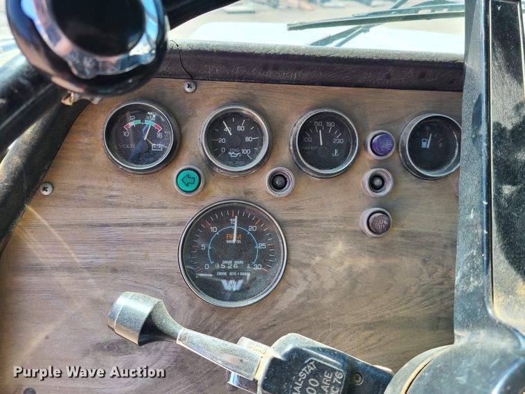 image for item DG7715 1992 Western Star 4864F crane truck