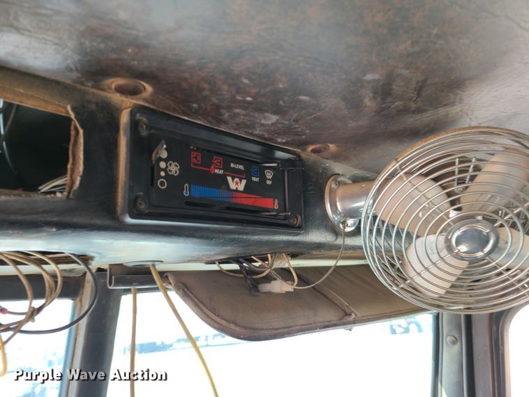 image for item DG7715 1992 Western Star 4864F crane truck