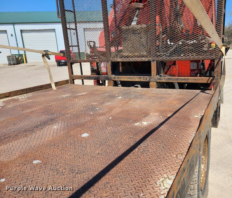 image for item DG7715 1992 Western Star 4864F crane truck