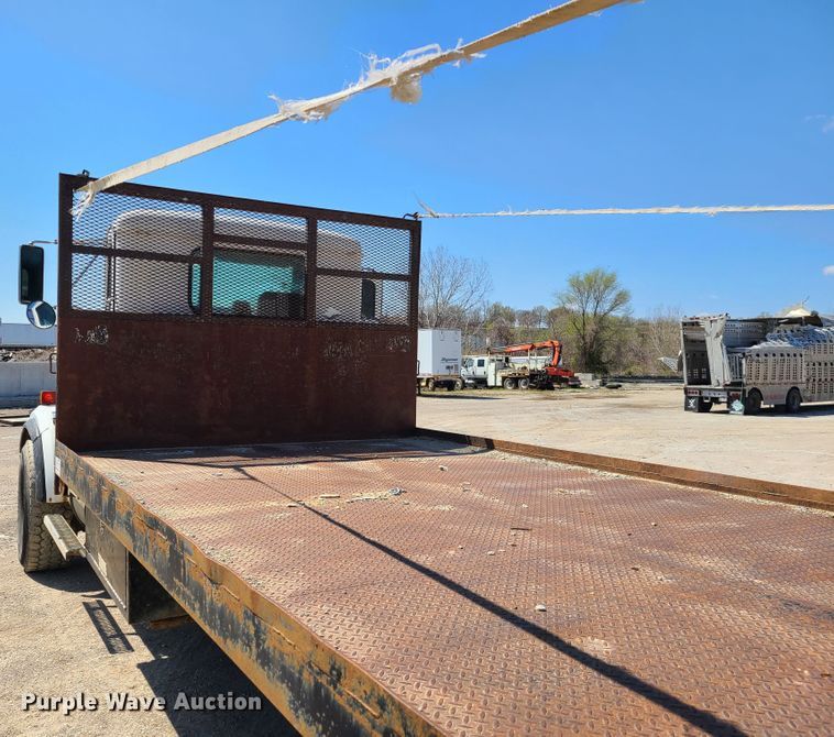 image for item DG7715 1992 Western Star 4864F crane truck