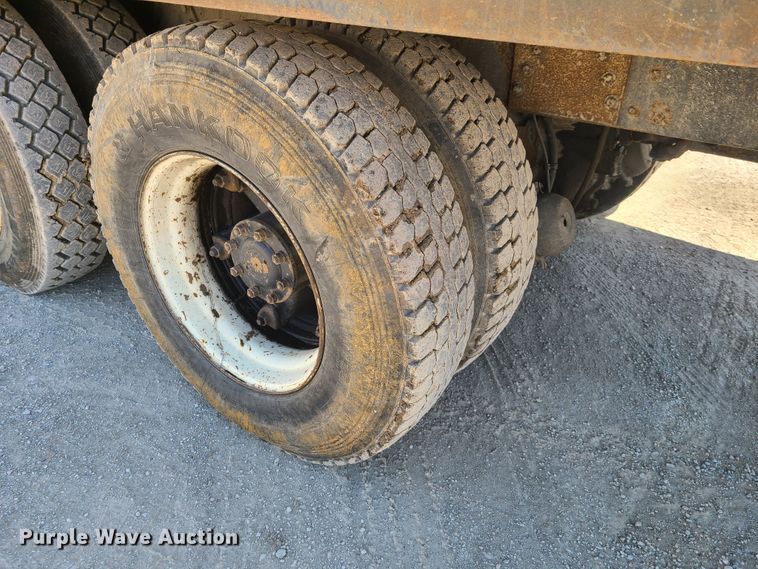 image for item DG7715 1992 Western Star 4864F crane truck