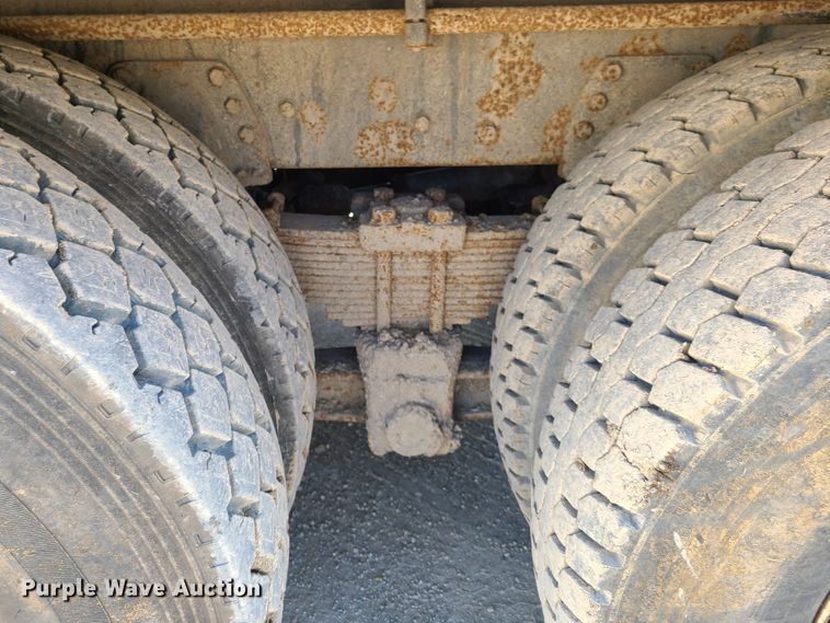 image for item DG7715 1992 Western Star 4864F crane truck