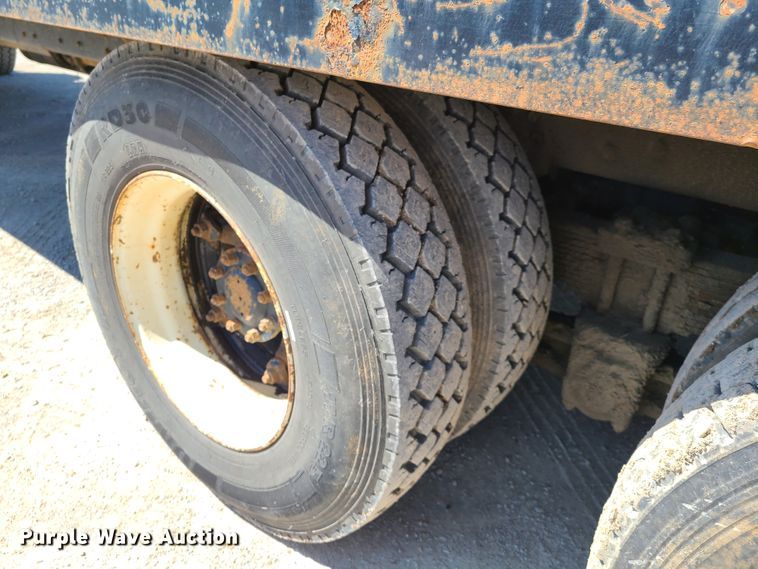 image for item DG7715 1992 Western Star 4864F crane truck