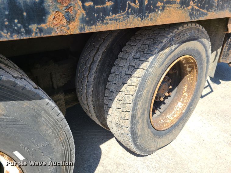 image for item DG7715 1992 Western Star 4864F crane truck