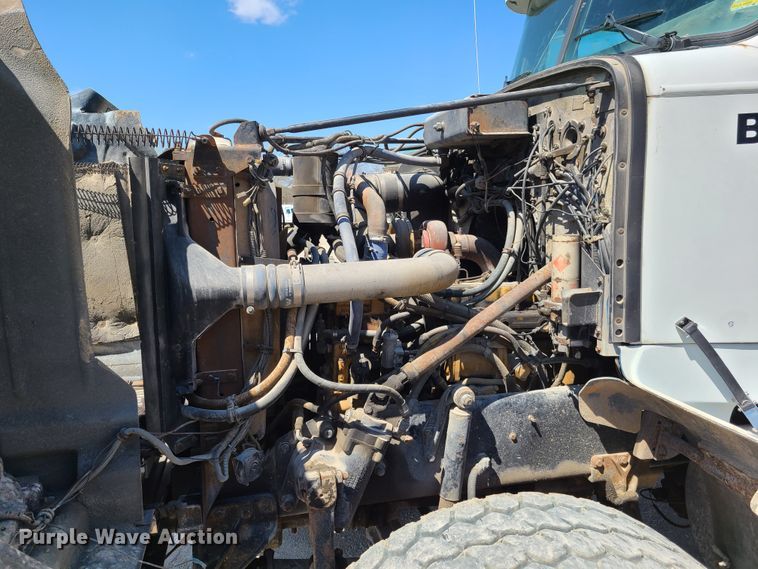 image for item DG7715 1992 Western Star 4864F crane truck