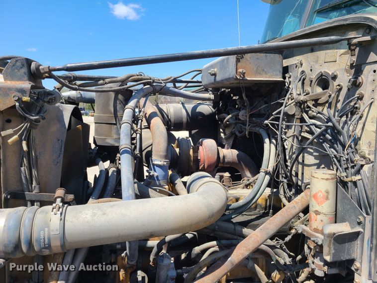 image for item DG7715 1992 Western Star 4864F crane truck