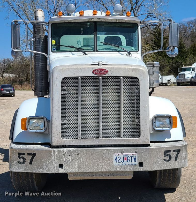 image for item DG7717 2009 Peterbilt 365 ready mix truck