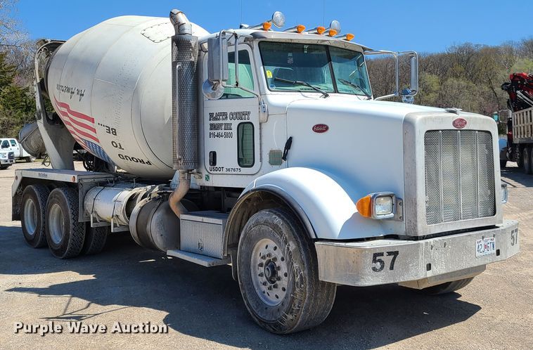 image for item DG7717 2009 Peterbilt 365 ready mix truck