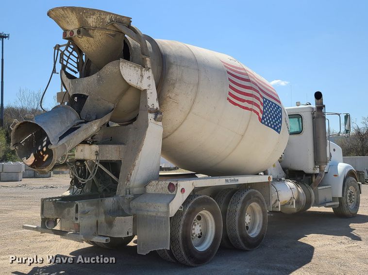 image for item DG7717 2009 Peterbilt 365 ready mix truck