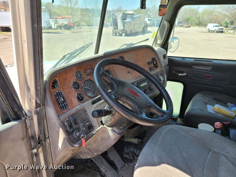 image for item DG7717 2009 Peterbilt 365 ready mix truck