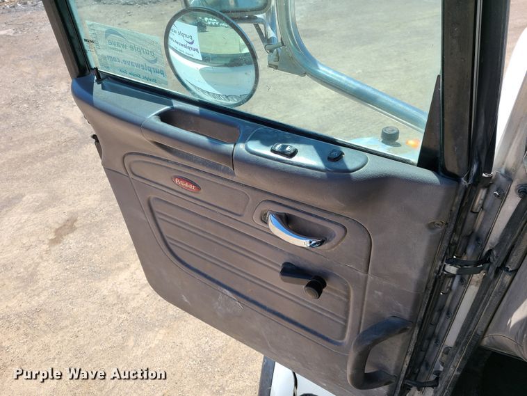 image for item DG7717 2009 Peterbilt 365 ready mix truck