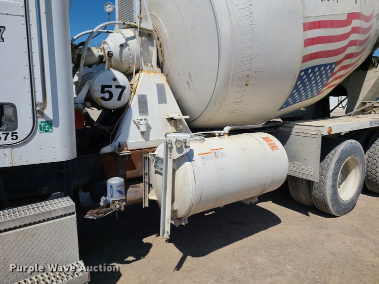 image for item DG7717 2009 Peterbilt 365 ready mix truck