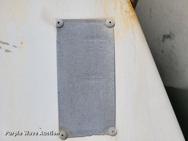 image for item DG7717 2009 Peterbilt 365 ready mix truck