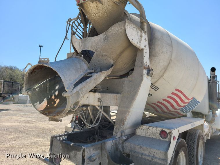 image for item DG7717 2009 Peterbilt 365 ready mix truck