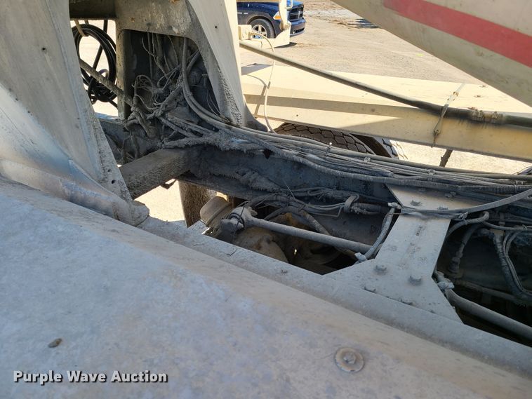 image for item DG7717 2009 Peterbilt 365 ready mix truck