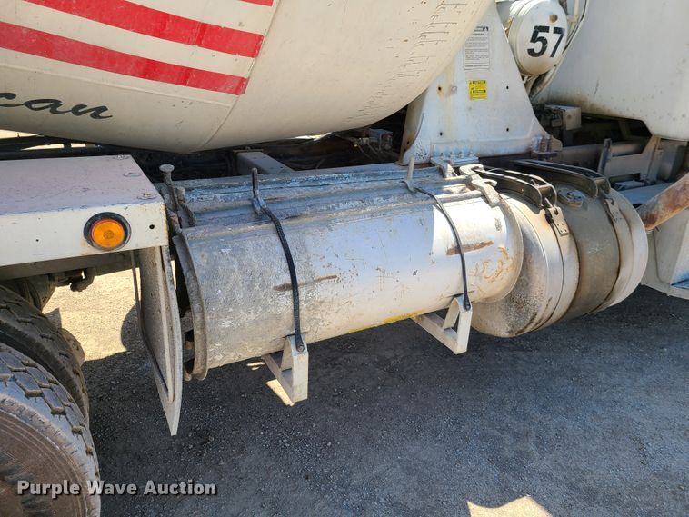 image for item DG7717 2009 Peterbilt 365 ready mix truck