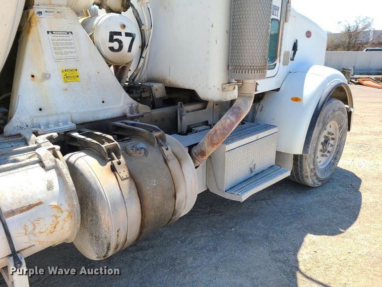 image for item DG7717 2009 Peterbilt 365 ready mix truck