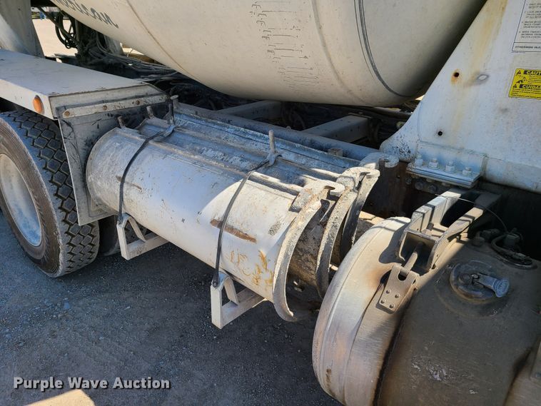 image for item DG7717 2009 Peterbilt 365 ready mix truck