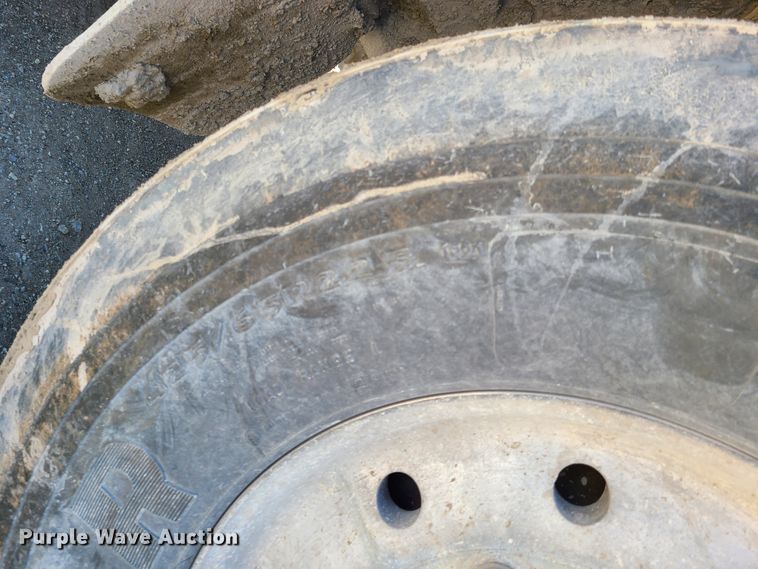 image for item DG7717 2009 Peterbilt 365 ready mix truck