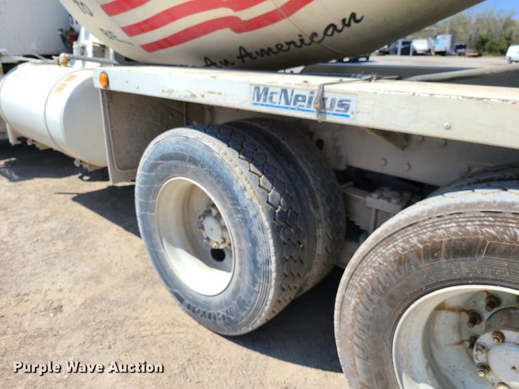 image for item DG7717 2009 Peterbilt 365 ready mix truck