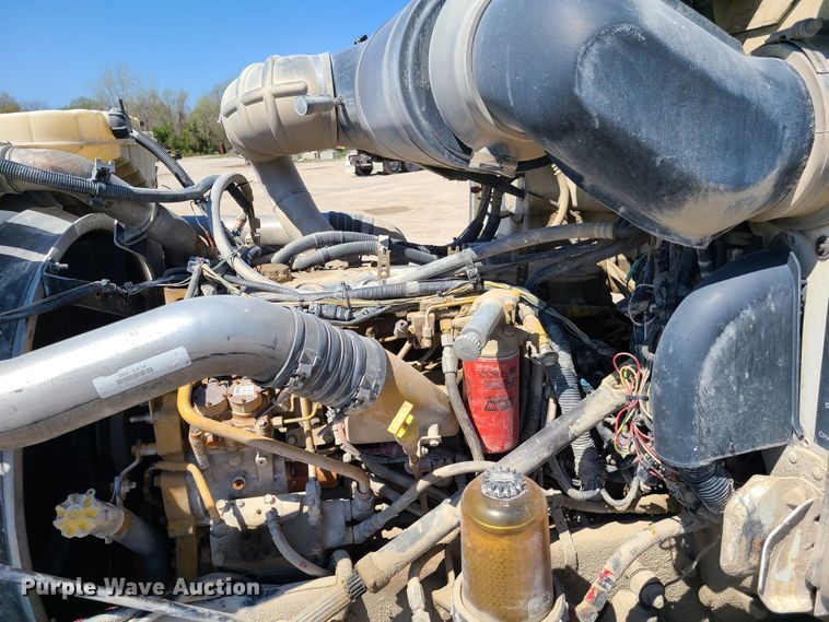 image for item DG7717 2009 Peterbilt 365 ready mix truck