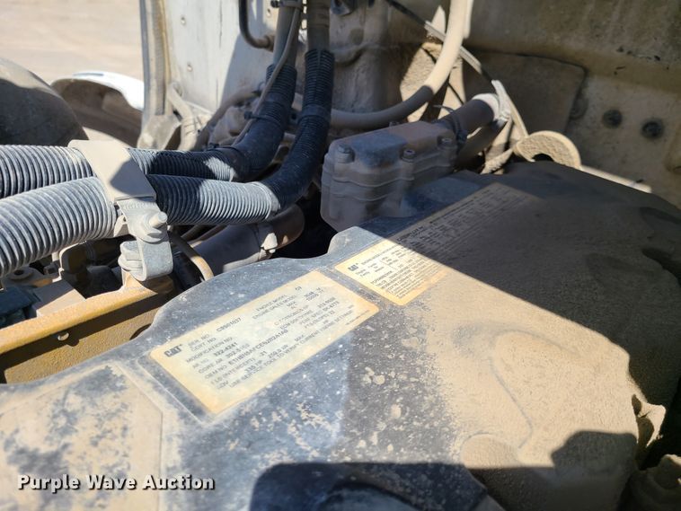 image for item DG7717 2009 Peterbilt 365 ready mix truck