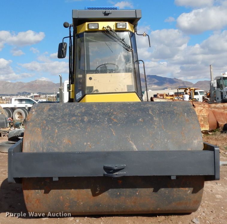 image for item DH2383 Bomag BW213D-2 single drum vibratory roller