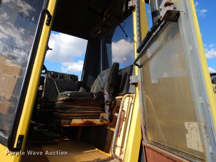 image for item DH2383 Bomag BW213D-2 single drum vibratory roller
